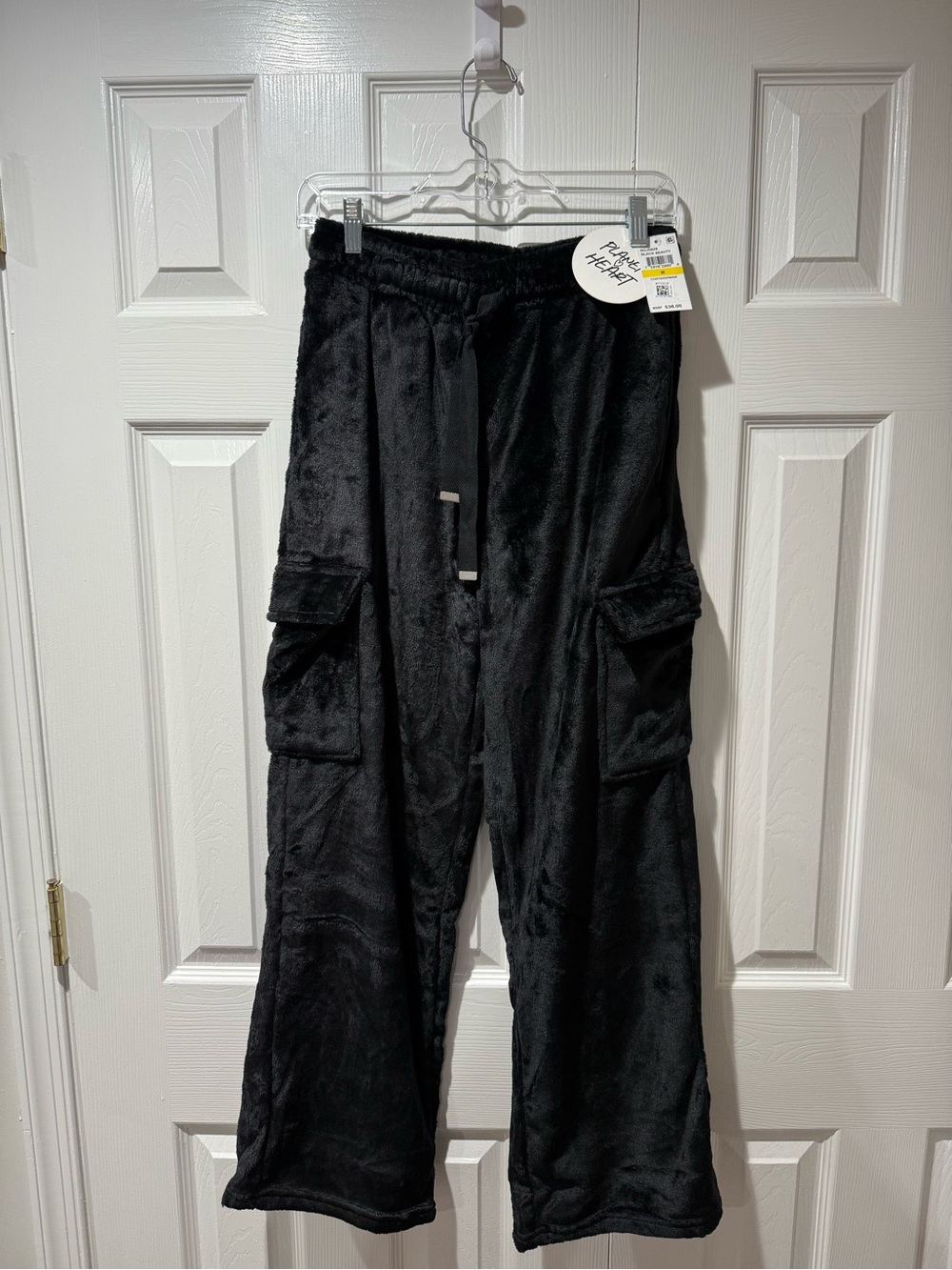 Black Wide-Leg Plush Cargo Pants